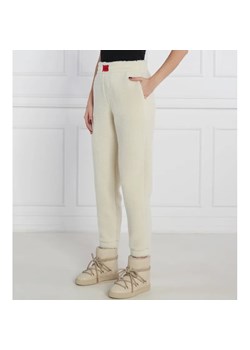 Hugo Bodywear Spodnie CLOUD | Regular Fit ze sklepu Gomez Fashion Store w kategorii Spodnie damskie - zdjęcie 184515447