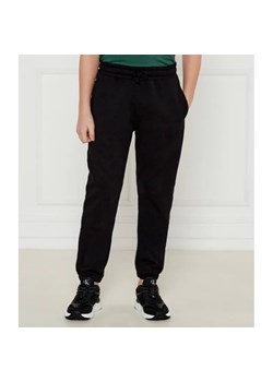 Guess Spodnie dresowe | Regular Fit ze sklepu Gomez Fashion Store w kategorii Spodnie chłopięce - zdjęcie 184515886