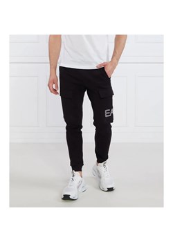 EA7 Spodnie dresowe | Regular Fit ze sklepu Gomez Fashion Store w kategorii Spodnie męskie - zdjęcie 184516248