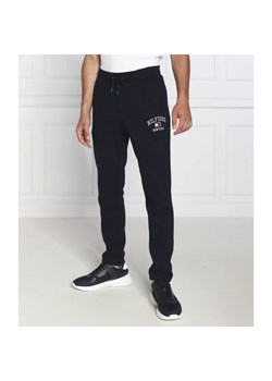 Tommy Hilfiger Spodnie dresowe | Regular Fit ze sklepu Gomez Fashion Store w kategorii Spodnie męskie - zdjęcie 184516396