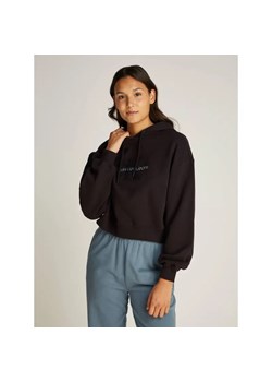 Calvin Klein Jeans Bluza CHENILLE | Cropped Fit ze sklepu Gomez Fashion Store w kategorii Bluzy damskie - zdjęcie 184516966