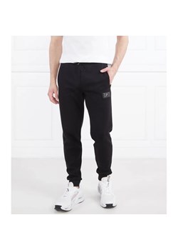 EA7 Spodnie dresowe | Regular Fit ze sklepu Gomez Fashion Store w kategorii Spodnie męskie - zdjęcie 184517418