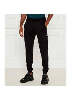 EA7 Spodnie dresowe | Regular Fit ze sklepu Gomez Fashion Store w kategorii Spodnie męskie - zdjęcie 184518619