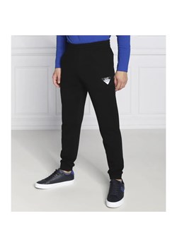 EA7 Spodnie dresowe | Regular Fit ze sklepu Gomez Fashion Store w kategorii Spodnie męskie - zdjęcie 184518867
