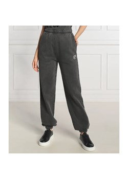 HUGO Spodnie dresowe Njola | Regular Fit ze sklepu Gomez Fashion Store w kategorii Spodnie damskie - zdjęcie 184519116