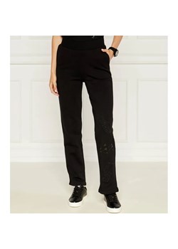 Armani Exchange Spodnie dresowe | Regular Fit ze sklepu Gomez Fashion Store w kategorii Spodnie damskie - zdjęcie 184519158