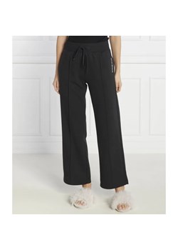 Emporio Armani Spodnie dresowe LOUNGEWEAR | Regular Fit ze sklepu Gomez Fashion Store w kategorii Spodnie damskie - zdjęcie 184519229