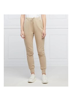 Tommy Hilfiger Spodnie dresowe | Regular Fit ze sklepu Gomez Fashion Store w kategorii Spodnie damskie - zdjęcie 184519269