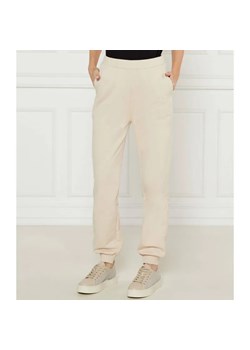 Calvin Klein Jeans Spodnie dresowe | Regular Fit ze sklepu Gomez Fashion Store w kategorii Spodnie damskie - zdjęcie 184519748