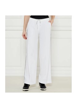 Marc Cain Spodnie Welcom | flare fit ze sklepu Gomez Fashion Store w kategorii Spodnie damskie - zdjęcie 184521587