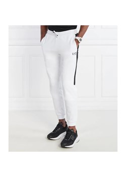 EA7 Spodnie dresowe | Regular Fit ze sklepu Gomez Fashion Store w kategorii Spodnie męskie - zdjęcie 184521688