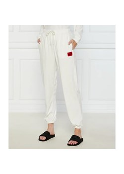 Hugo Bodywear Spodnie dresowe NEVE | Regular Fit ze sklepu Gomez Fashion Store w kategorii Piżamy damskie - zdjęcie 184521935