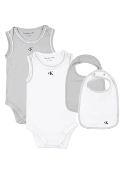 Calvin Klein Jeans Zestaw MONOGRAM SLVLS BODY BIB GIFTPACK ze sklepu Gomez Fashion Store w kategorii Body niemowlęce - zdjęcie 184522169