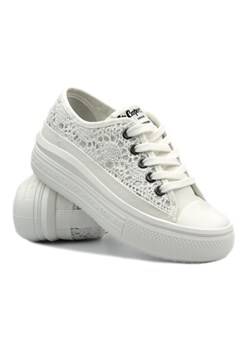 Koronkowe trampki damskie na platformie - Lee Cooper LCW-23-44-1617L, białe ze sklepu ulubioneobuwie w kategorii Trampki damskie - zdjęcie 184524366