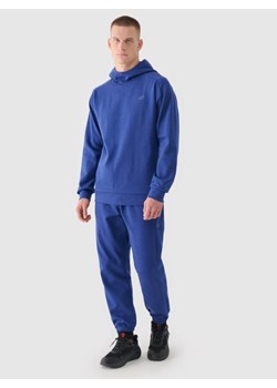 Męska bluza nierozpinana z kapturem 4F 4FRAW24TSWSM2050 - granatowa ze sklepu Sportstylestory.com w kategorii Bluzy męskie - zdjęcie 184525776