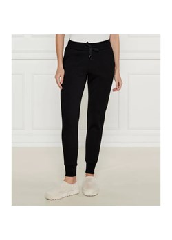 Emporio Armani Spodnie dresowe | Regular Fit ze sklepu Gomez Fashion Store w kategorii Spodnie damskie - zdjęcie 184531298