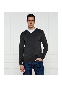 Tommy Hilfiger Sweter | Regular Fit ze sklepu Gomez Fashion Store w kategorii Swetry męskie - zdjęcie 184531357