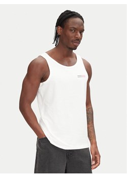 Tommy Jeans Tank top Entry Graphic DM0DM20790 Écru Slim Fit ze sklepu MODIVO w kategorii T-shirty męskie - zdjęcie 184533016
