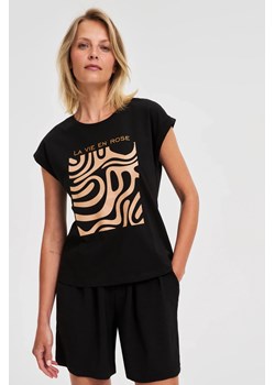 T-shirt z geometrycznym nadrukiem czarny ze sklepu Moodo.pl w kategorii Bluzki damskie - zdjęcie 184535867