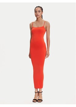 Wolford Sukienka codzienna Strap Fatal 57185 Czerwony Slim Fit ze sklepu MODIVO w kategorii Sukienki - zdjęcie 184536725