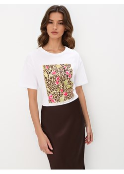 Mohito - T-shirt z nadrukiem - biały ze sklepu Mohito w kategorii Bluzki damskie - zdjęcie 184539789