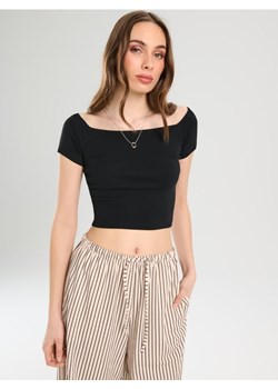 Sinsay - Crop top z krótkim rękawem - czarny ze sklepu Sinsay w kategorii Bluzki damskie - zdjęcie 184548386