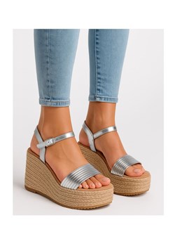 Sandały damskie na koturnie i platformie Srebrne espadryle /A9-1 17868 G187/ ze sklepu Pantofelek24.pl w kategorii Espadryle damskie - zdjęcie 184549579