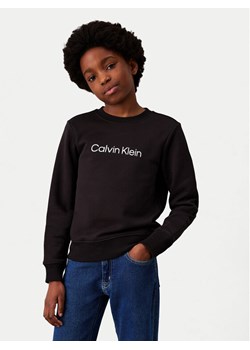 Calvin Klein Jeans Bluza Inst Logo IU0IU00680 M Czarny Regular Fit ze sklepu MODIVO w kategorii Bluzy chłopięce - zdjęcie 184565166