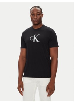 Calvin Klein Jeans T-Shirt Center Monogram LV04RC857G Czarny Regular Fit ze sklepu MODIVO w kategorii T-shirty męskie - zdjęcie 184568086