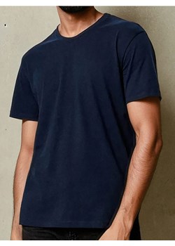 Sinsay - Koszulka basic z dekoltem w serek - granatowy ze sklepu Sinsay w kategorii T-shirty męskie - zdjęcie 184579935