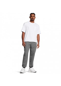 Męskie spodnie treningowe Under Armour UA Unstoppable Joggers - szare ze sklepu Sportstylestory.com w kategorii Spodnie męskie - zdjęcie 184580837