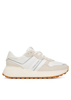 Sneakersy Tommy Jeans Tjw Cleated Runner EN0EN02788 Biały ze sklepu eobuwie.pl w kategorii Buty sportowe damskie - zdjęcie 184590665