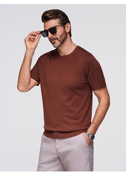 Męska klasyczna dzianinowa koszulka męska ze ściągaczami– ciepłobrązowa V4 OM-TSCT-0252 ze sklepu ombre w kategorii T-shirty męskie - zdjęcie 184595909