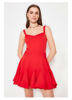 trendyol Sukienka w kolorze czerwonym ze sklepu Limango Polska w kategorii Sukienki - zdjęcie 184597238