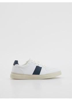 Reserved - Sportowe sneakersy - biały ze sklepu Reserved w kategorii Trampki męskie - zdjęcie 184598277