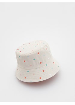 Reserved - Dwustronny kapelusz bucket hat - pastelowy róż ze sklepu Reserved w kategorii Czapki dziecięce - zdjęcie 184599406