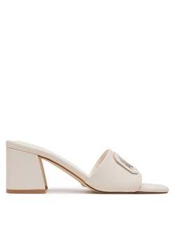Klapki Guess Gals FLJGAS LEA03 Écru ze sklepu eobuwie.pl w kategorii Klapki damskie - zdjęcie 184600507