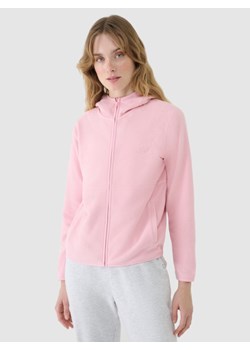 Damski polar rozpinany z kapturem 4F 4FWSS25TFLEF323 - różowy ze sklepu Sportstylestory.com w kategorii Bluzy damskie - zdjęcie 184601207
