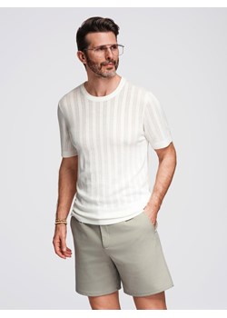 Męski ażurowy sweter z okrągłym dekoltem i krótkim rękawem – biały V1 OM-TSCT-0251 ze sklepu ombre w kategorii T-shirty męskie - zdjęcie 184602156