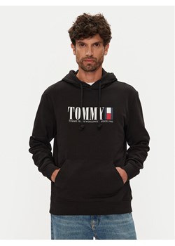 Tommy Jeans Bluza Dna Graphic DM0DM22144 Czarny Regular Fit ze sklepu MODIVO w kategorii Bluzy męskie - zdjęcie 184605139