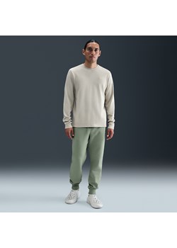 Joggery męskie Nike Club - Zieleń ze sklepu Nike poland w kategorii Spodnie męskie - zdjęcie 184611318