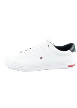 Buty Tommy Hilfiger Essential M FM0FM04047YBR białe ze sklepu ButyModne.pl w kategorii Trampki męskie - zdjęcie 184611865