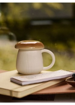Sinsay - Ceramiczny kubek z pokrywką w kształcie grzyba - wielobarwny ze sklepu Sinsay w kategorii Kubki - zdjęcie 184617007