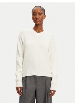 HUGO Sweter Solanu 50545092 Écru Regular Fit ze sklepu MODIVO w kategorii Swetry damskie - zdjęcie 184629169