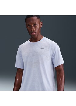 Męska koszulka z krótkim rękawem do biegania Dri-FIT ADV Nike Stride - Szary ze sklepu Nike poland w kategorii T-shirty męskie - zdjęcie 184631235