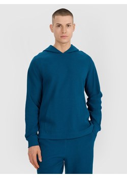 Męska bluza dresowa nierozpinana z kapturem 4F 4FWSS25TSWSM1558 - turkusowa ze sklepu Sportstylestory.com w kategorii Bluzy męskie - zdjęcie 184631477