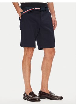 Tommy Hilfiger Szorty materiałowe Brooklyn MW0MW39706 Granatowy Regular Fit ze sklepu MODIVO w kategorii Spodenki męskie - zdjęcie 184632655