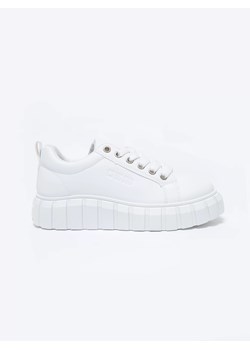 Sneakersy damskie białe MM274616 101 ze sklepu Big Star w kategorii Trampki damskie - zdjęcie 184642195