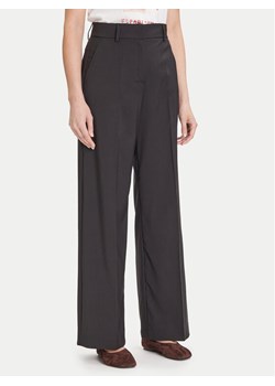 Weekend Max Mara Spodnie materiałowe Visivo 2525136031 Czarny Regular Fit ze sklepu MODIVO w kategorii Spodnie damskie - zdjęcie 184644596