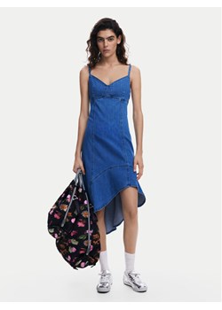 Desigual Sukienka jeansowa Munich 25SWVD07 Niebieski Regular Fit ze sklepu MODIVO w kategorii Sukienki - zdjęcie 184650048